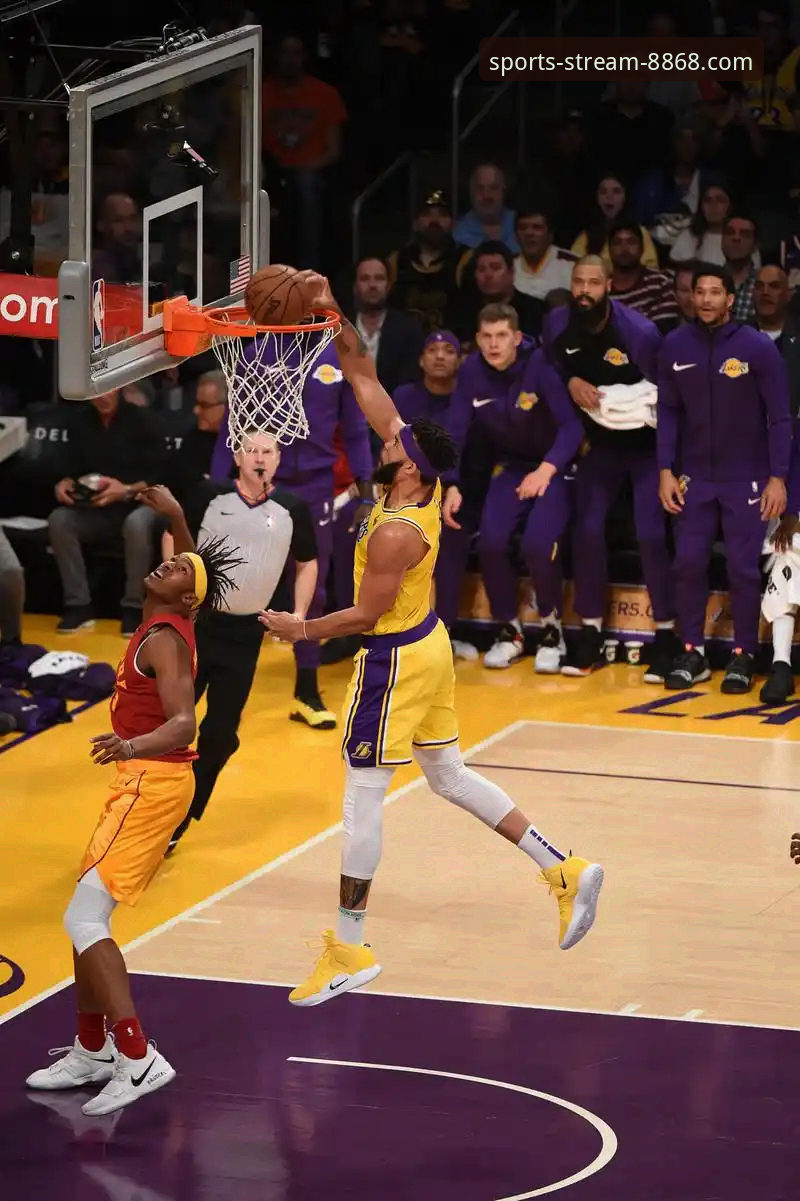 体育手机版 如何深度解析一场对攻大战:以湖人137-130力克步行者为例的观赛指南